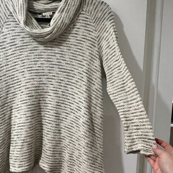 Eyeshadow Woven Cowl Neck Striped Sweater - Chic Comfort for Any Occasion! 🌟 - Picture 5 of 7